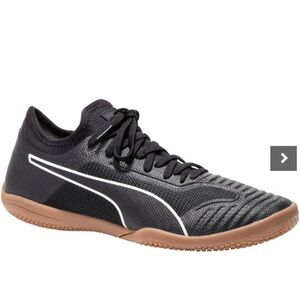 Men’s 365 Roma size 6.5 sala indoor training shoe